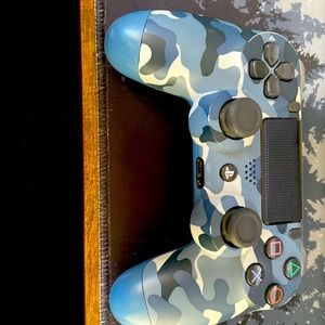 PS4 controller